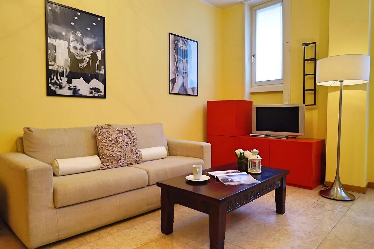 Duomo Apartment Milano İtalya