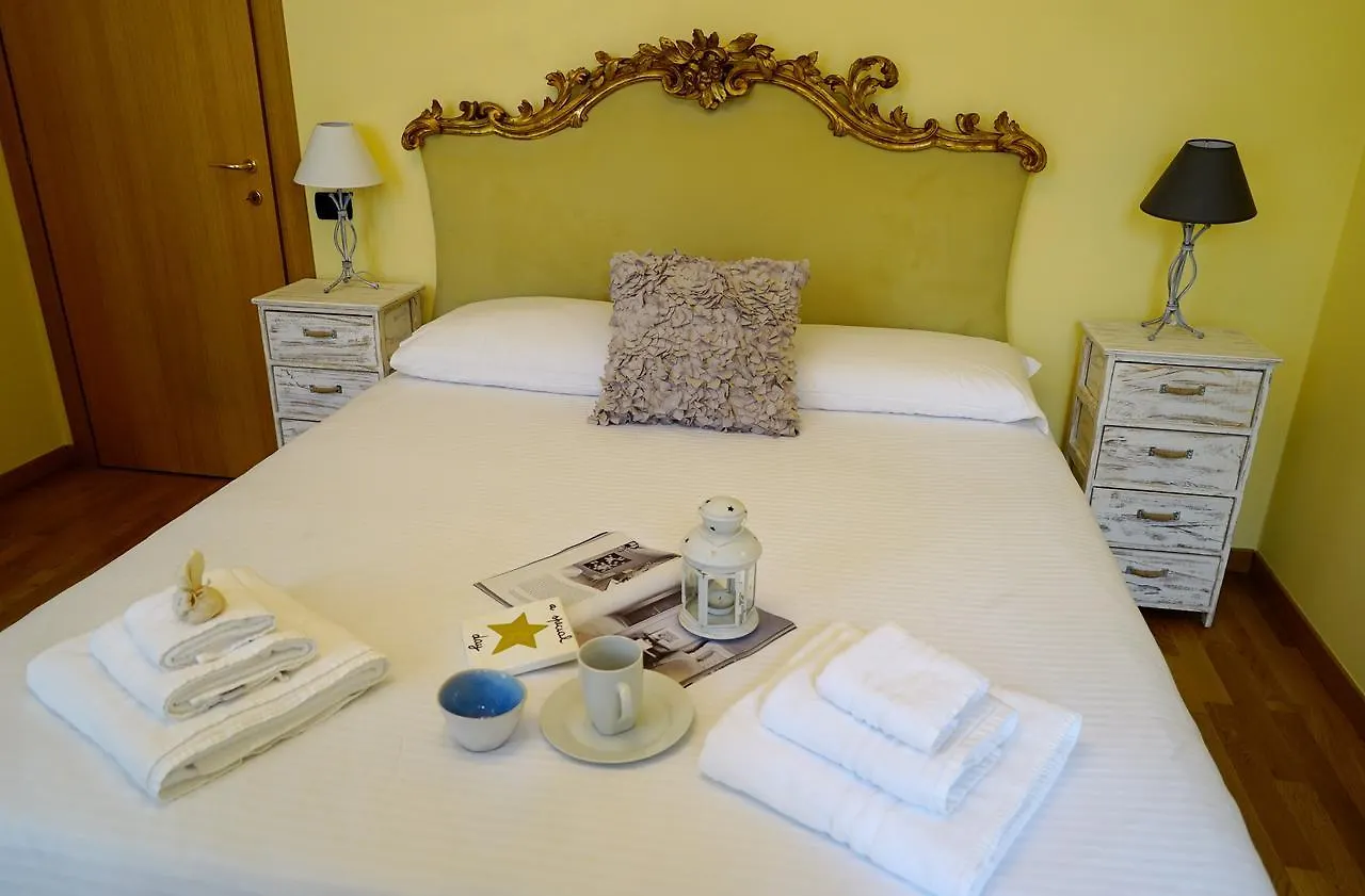 Duomo Apartment Milano 0*,  İtalya